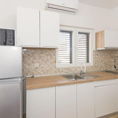 Apartments Starine Beach Pirovac Exterior photo