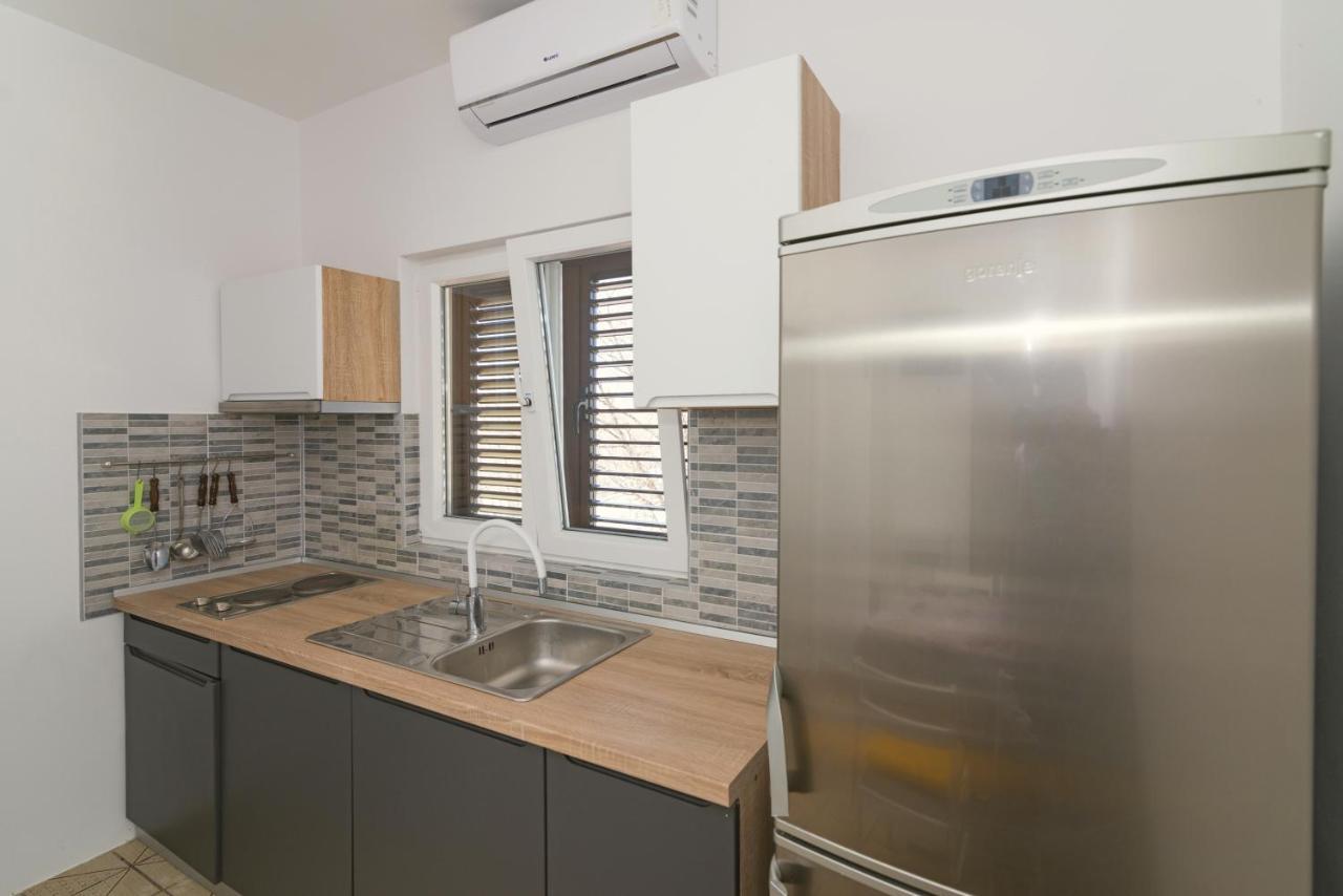 Starine Apartman Pirovac